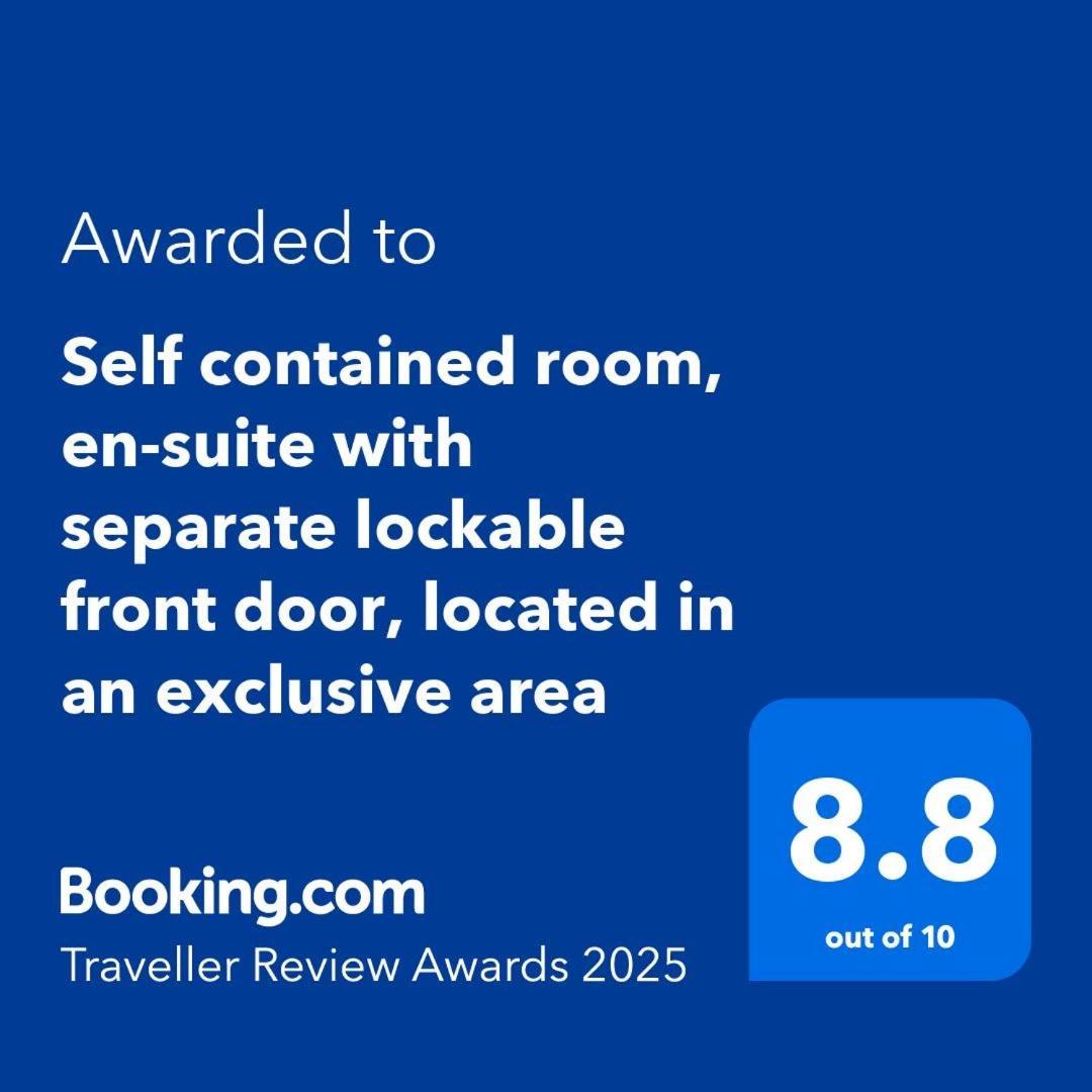 Self Contained Room, En-Suite With Separate Lockable Front Door, Located In An Exclusive Area Wednesbury Bagian luar foto